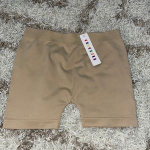 Contour Shorts. One size BRAND NEW